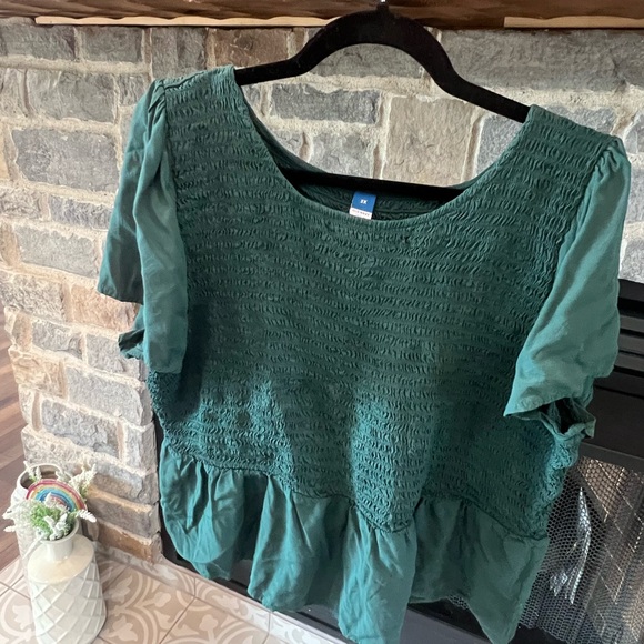 Old Navy Cropped Peplum Top - Picture 2 of 7